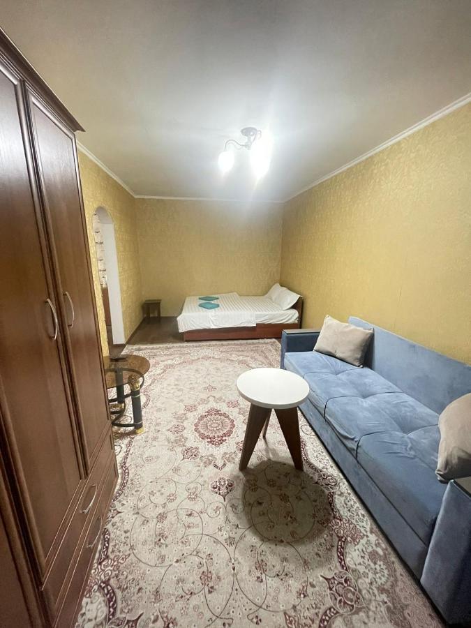 Квартира Рядом Арбата, Гоголя 92 Almaty Exterior foto