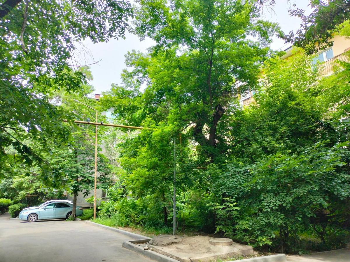 Квартира Рядом Арбата, Гоголя 92 Almaty Exterior foto